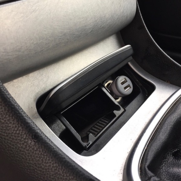 Black Dual USB Charging Block for Car - Picture 2 of 7